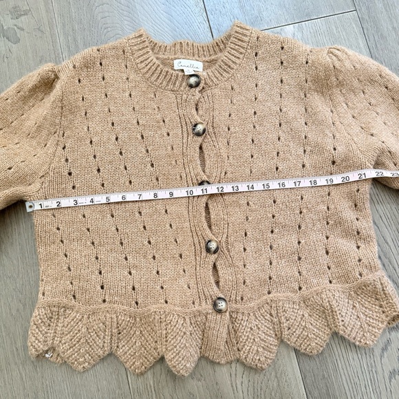 NWOT Camellia Boutique Brand Scallop Edge Tan Peplum Cardigan Sweater Top - Picture 10 of 11